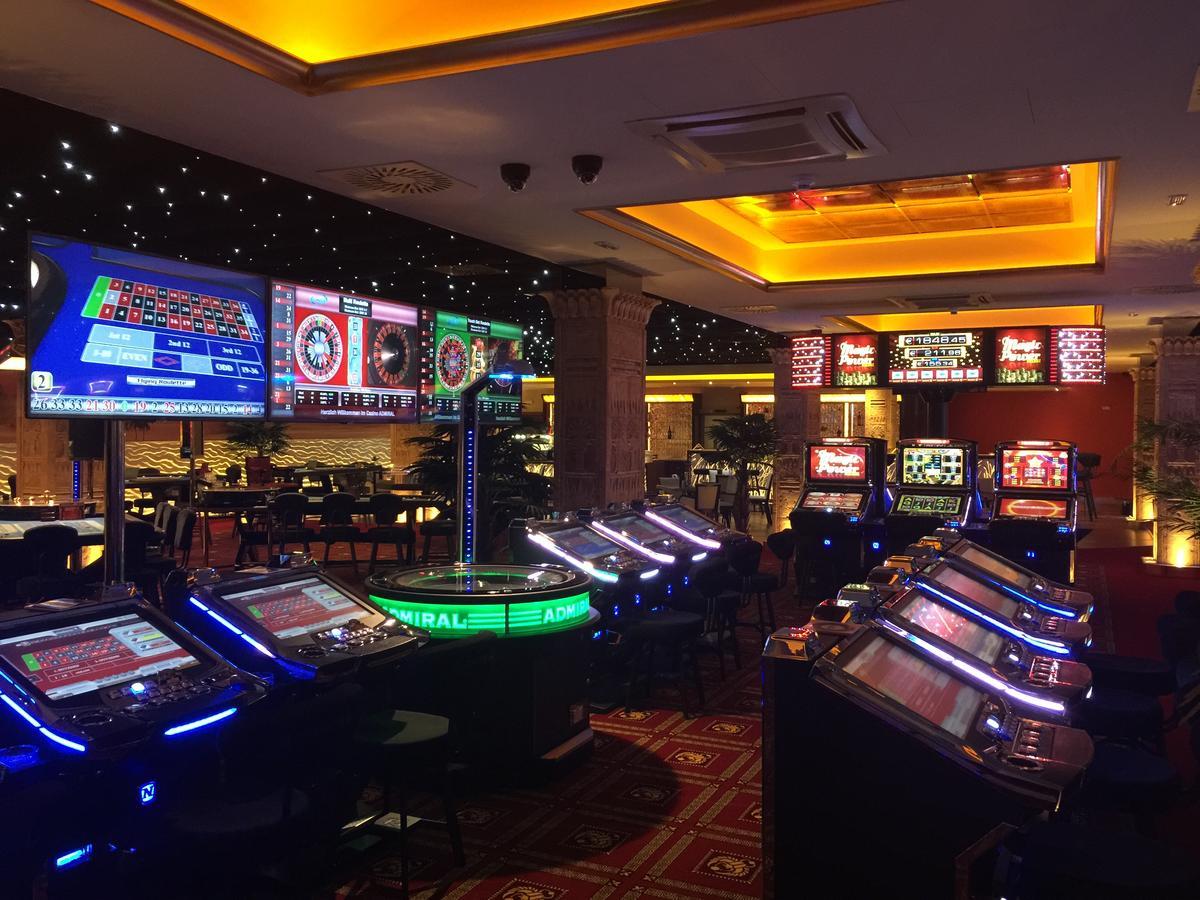 Casino & Hotel Admiral Стражны Экстерьер фото